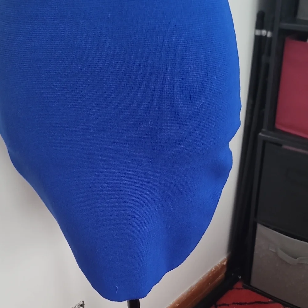 Olivaceous Vibrant Blue Bodycon  Halter Mini Dress - Picture 5 of 9